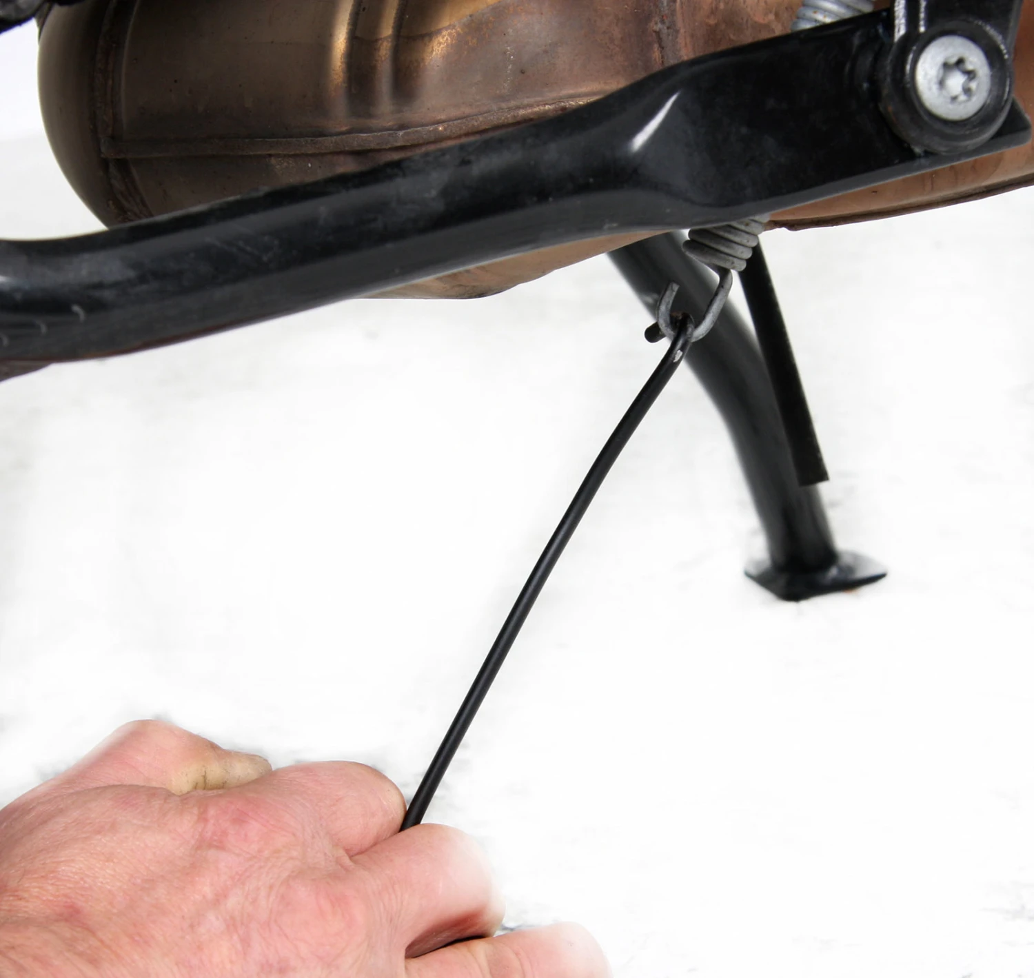 TOOL FOR EASIER ATTACHMENT OF THE CENTER STAND SPRING 3 TOOL FOR EASIER ATTACHMENT OF THE CENTER STAND SPRING